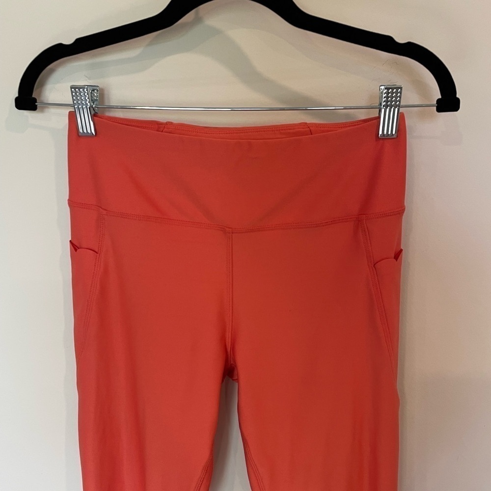 NWOT Mondetta Scalloped Coral Leggings - Picture 2 of 9